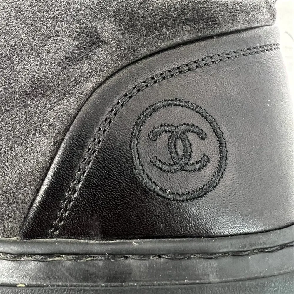 Chanel Suede & Tweed High-Top Sneakers – Gray/Black‎ – Size 40